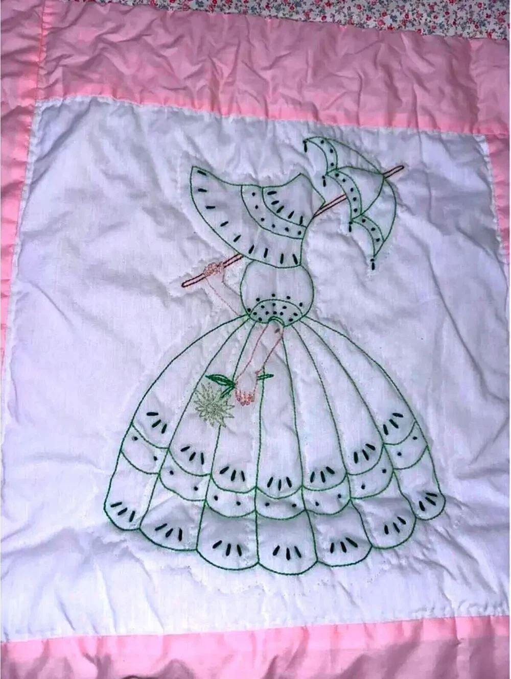 Vintage Hand Embroidered Sunbonnet Sue Quilt Pink White Handmade 93x69 Cottage